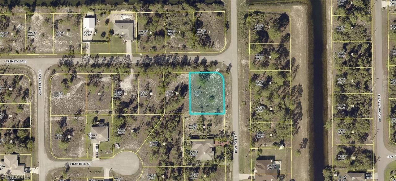 660 Trinity St., Lehigh Acres, FL 33974