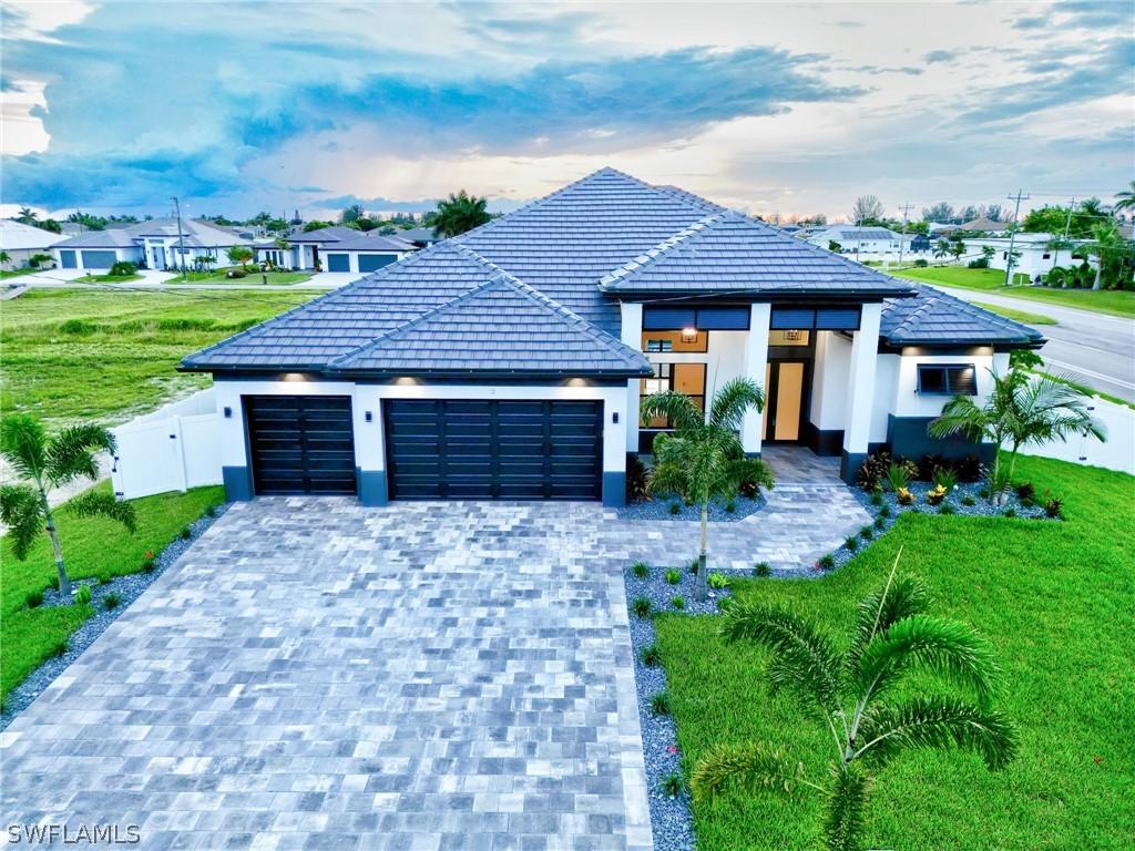 2 SW 35th Ave., Cape Coral, FL 33991