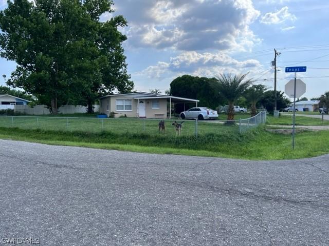 10 Jasmine Rd., Lehigh Acres, FL 33936