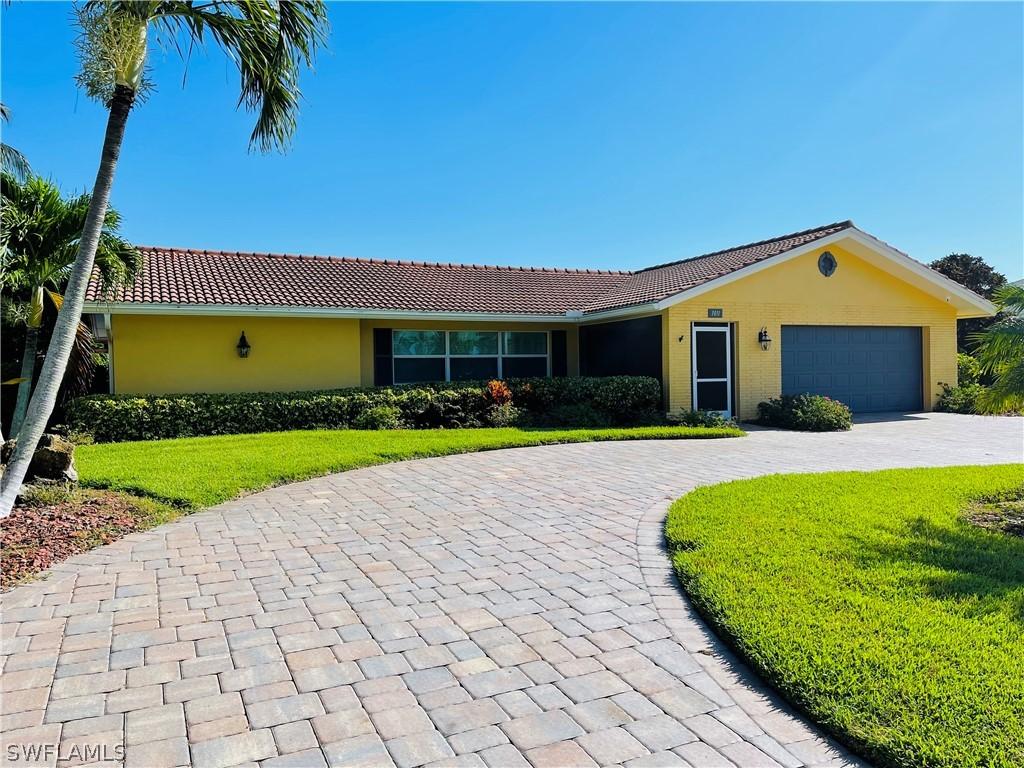 1011 Clarellen Dr., Fort Myers, FL 33919