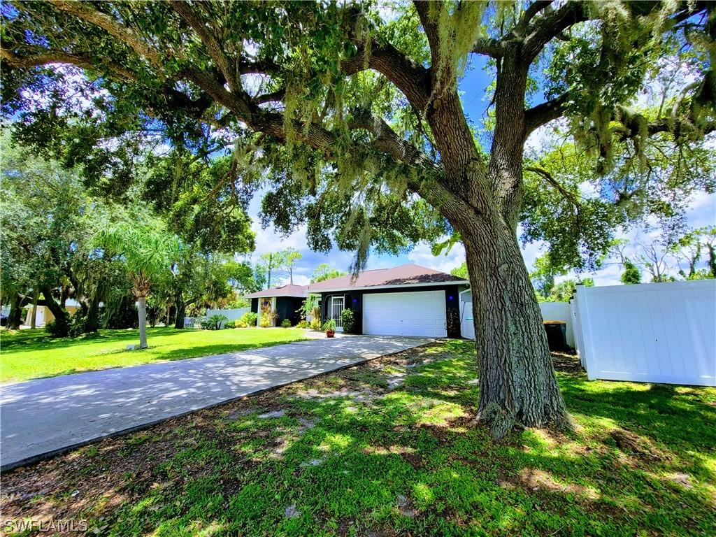 1385 Kensington St., Port Charlotte, FL 33952