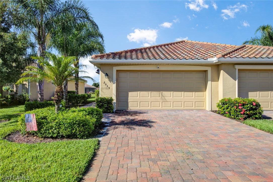 2039 Wellington St., Naples, FL 34120