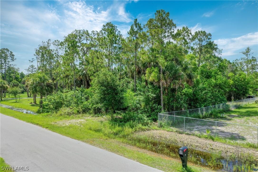 372 45th Ave., Naples, FL 34120