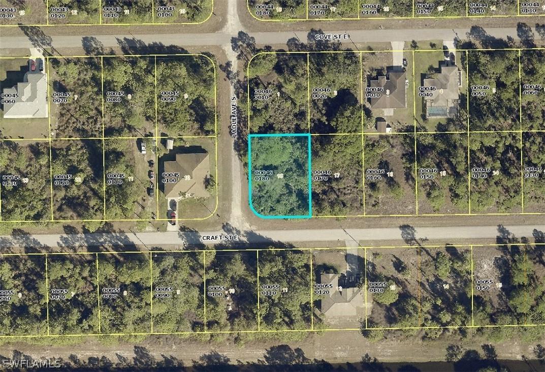 1127 Craft St., Lehigh Acres, FL 33974