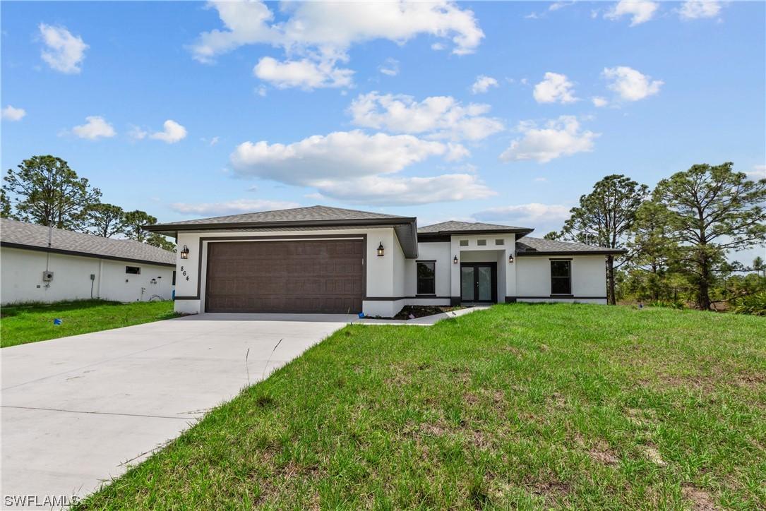 864 Amigo St., Lehigh Acres, FL 33974