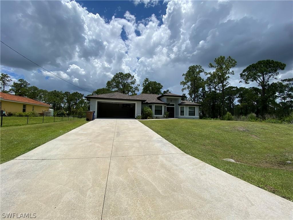 911 Magnolia Ave., Lehigh Acres, FL 33972