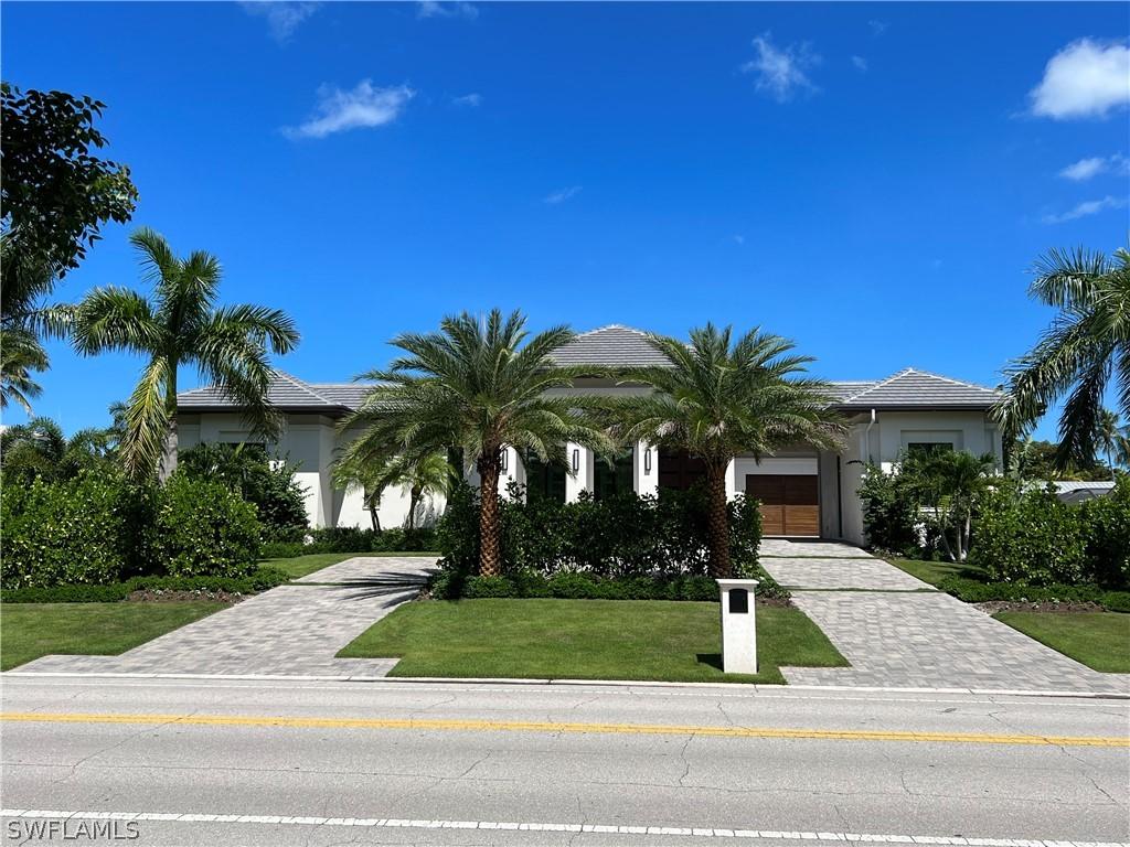 4511 Crayton Rd., Naples, FL 34103