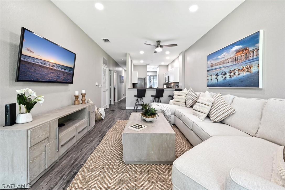 7950 Mahogany Run Ln. #422, Naples, FL 34113