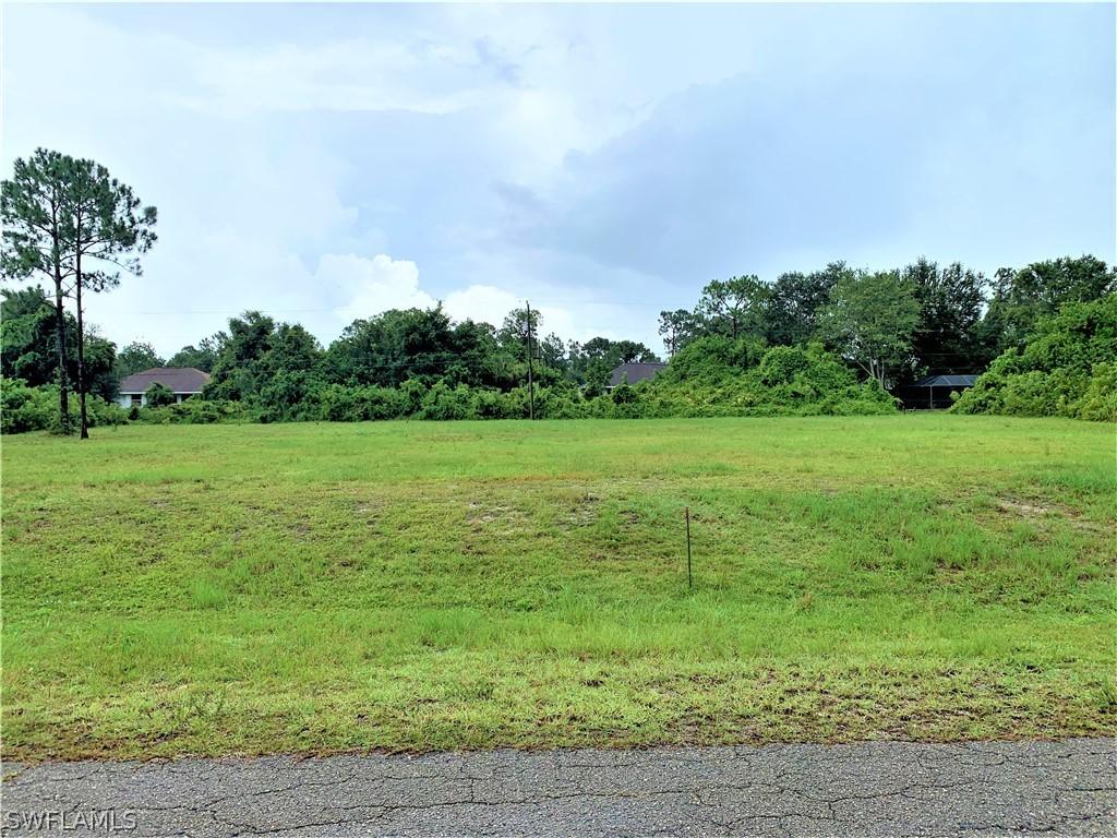 408 Lincoln Ave., Lehigh Acres, FL 33972