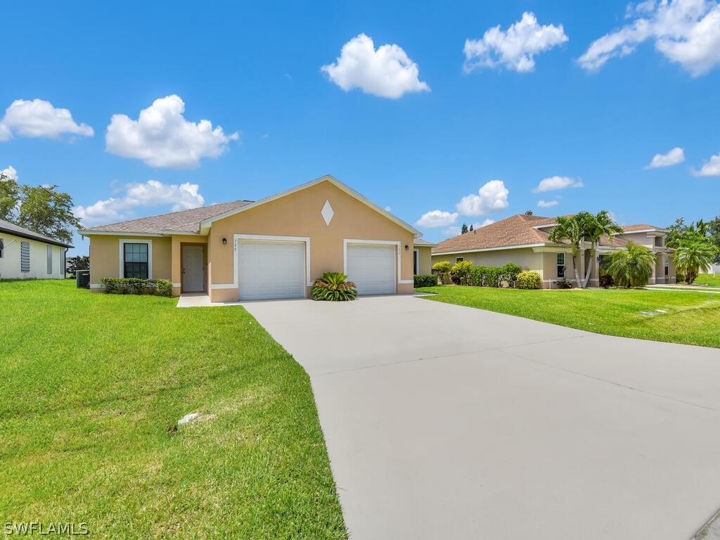 702-704 SE 6th Ter., Cape Coral, FL 33990