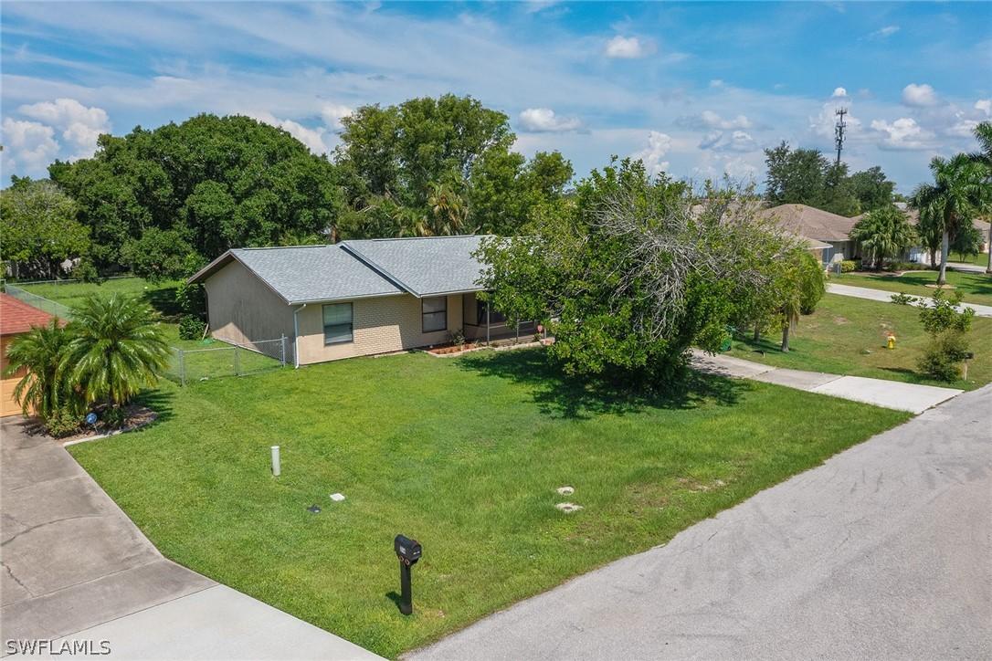 218 NE 10th Pl., Cape Coral, FL 33909