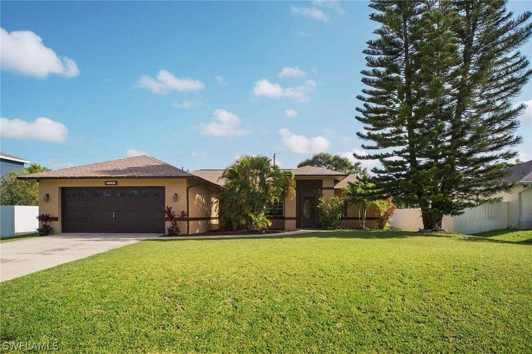 525 SW 25th Ln., Cape Coral, FL 33914