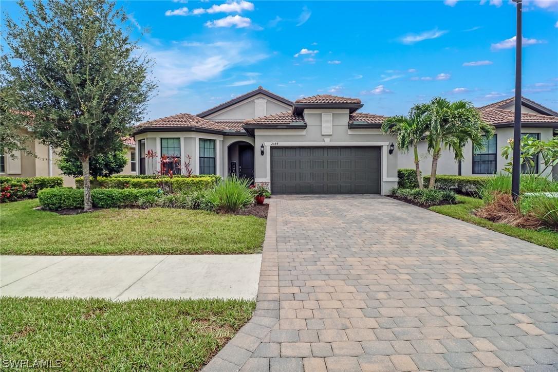 2044 Hamlin St., Naples, FL 34120
