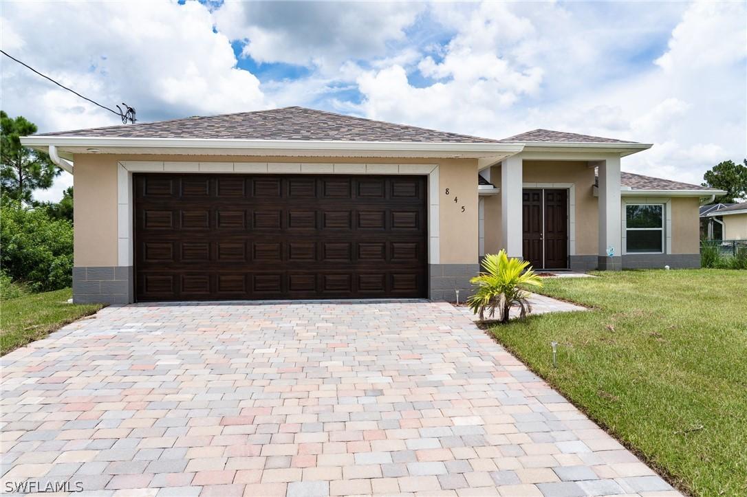 845 Chezy St., Lehigh Acres, FL 33974