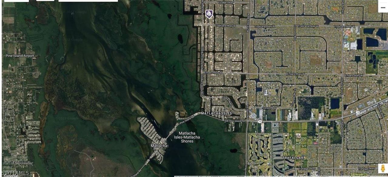 828 NW 38th Pl., Cape Coral, FL 33993
