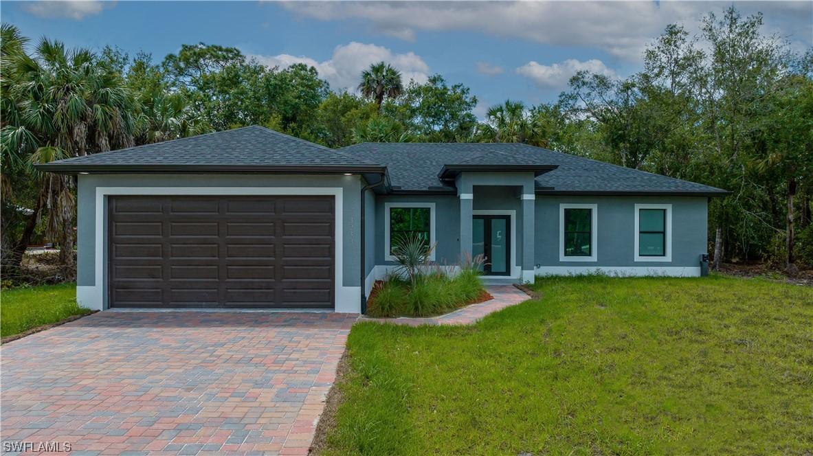 3233 Desoto Blvd., Naples, FL 34117