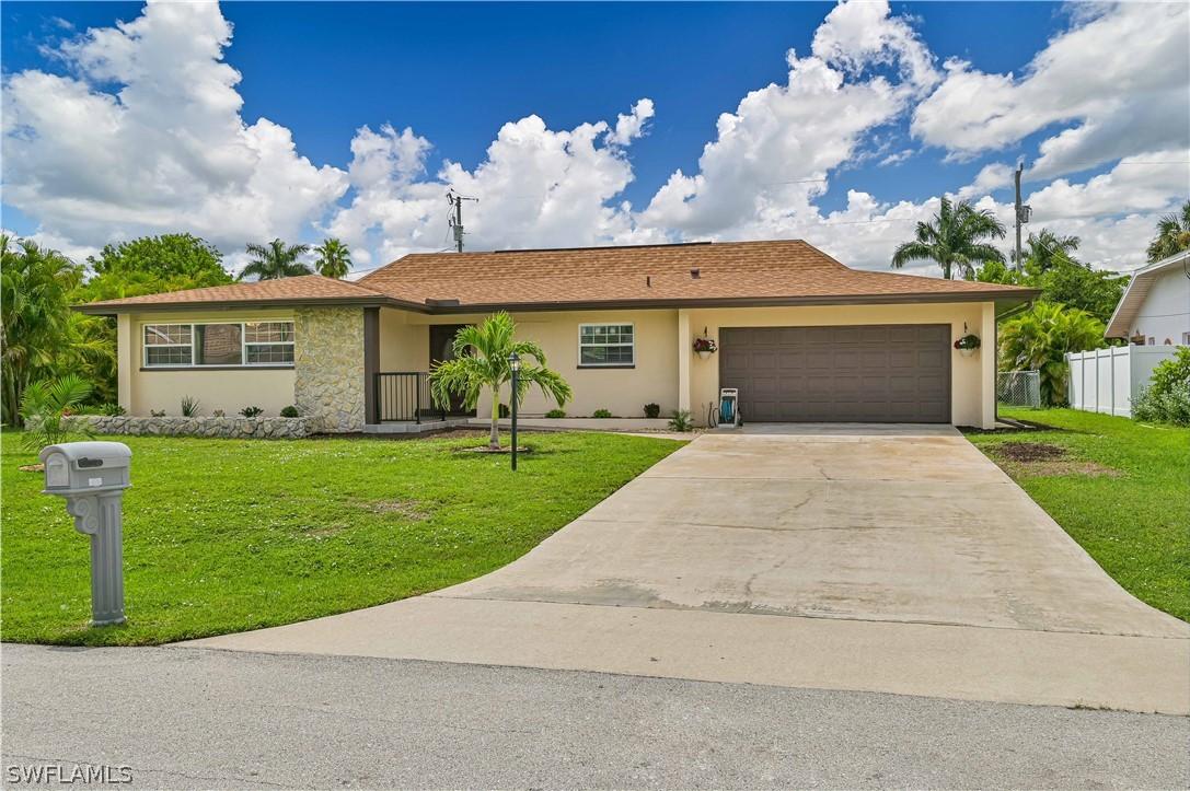 928 SE 43rd Ter., Cape Coral, FL 33904