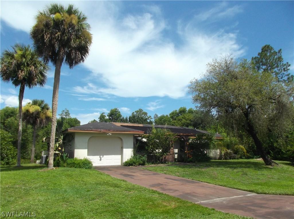 1020 Columbus Ave., Lehigh Acres, FL 33972