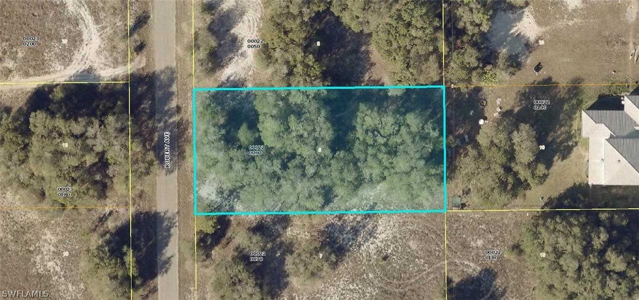 1712 Robert Ave., Lehigh Acres, FL 33972