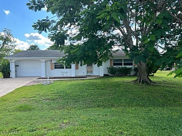 214 Seaton Ave., Lehigh Acres, FL 33936