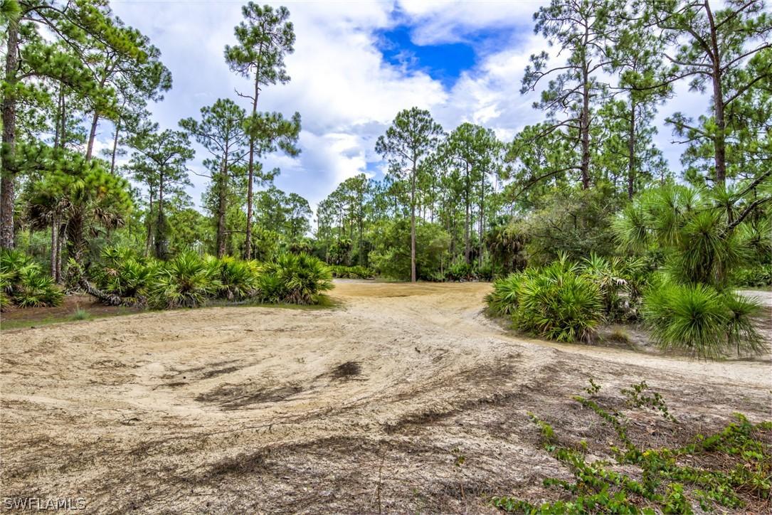 6 Moore Ave., Lehigh Acres, FL 33936