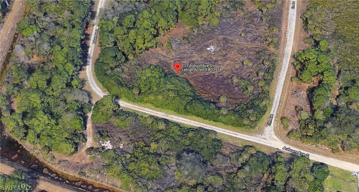 137 Auburn Ave., Lehigh Acres, FL 33974