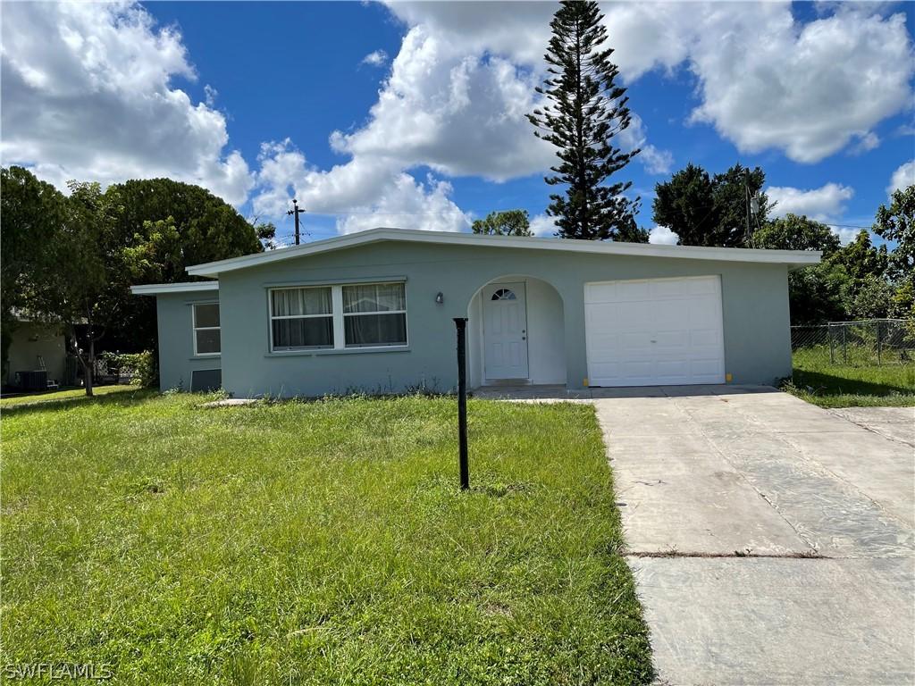 1122 Gifford Ave., Lehigh Acres, FL 33936