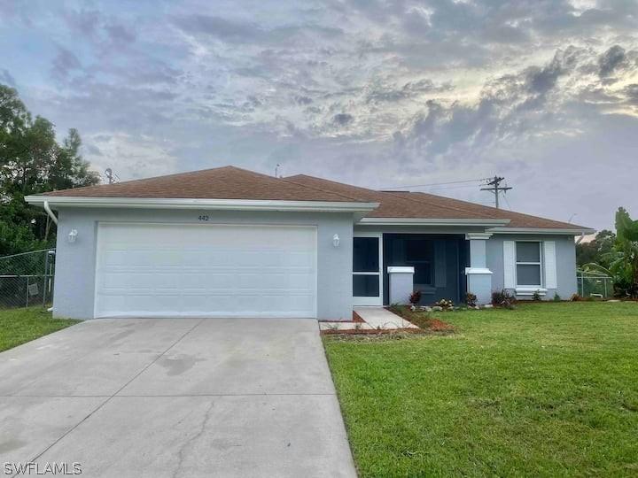 442 Conlee St., Lehigh Acres, FL 33974