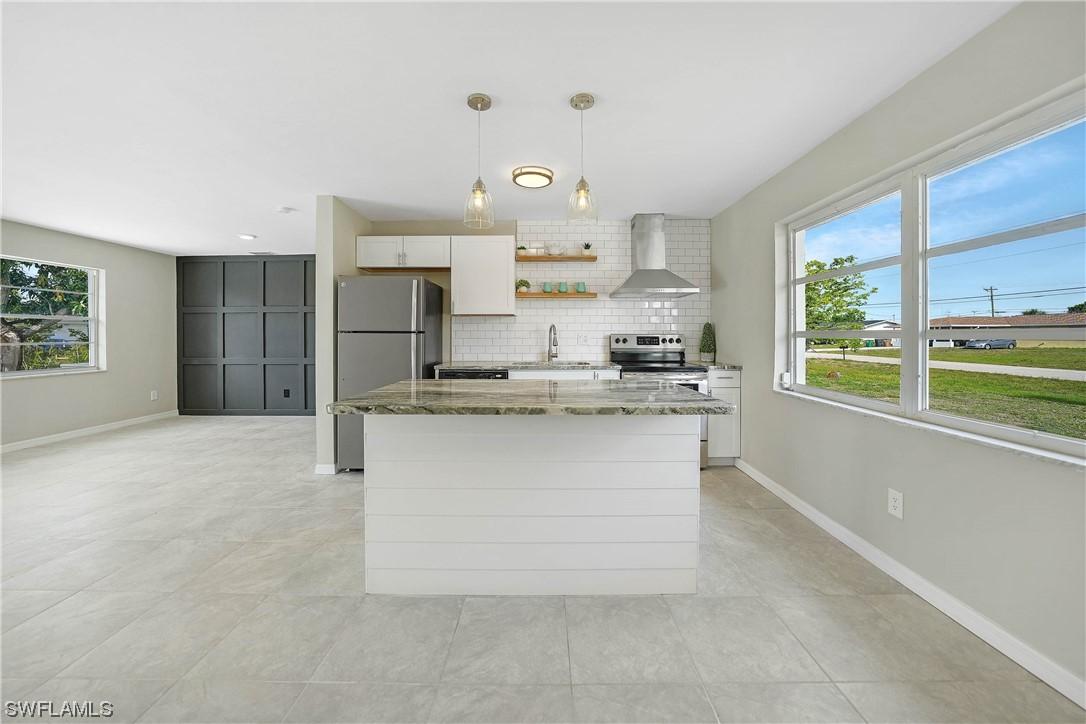 1032 NE Pine Island Ln., Cape Coral, FL 33909