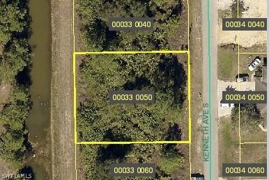 2216 Kenneth Ave., Lehigh Acres, FL 33973