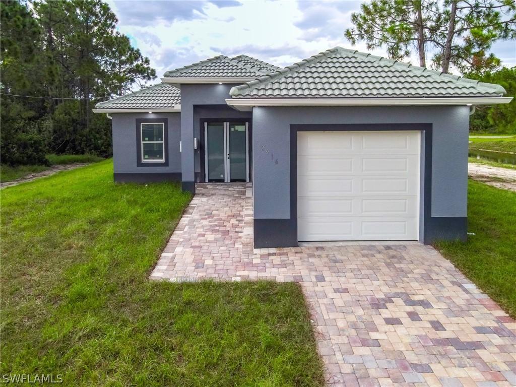 2916 Anita Ave., Lehigh Acres, FL 33971
