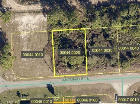 1203 Antonio St., Lehigh Acres, FL 33974