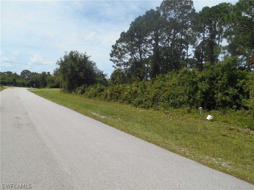 361 Pembroke St., Lehigh Acres, FL 33974