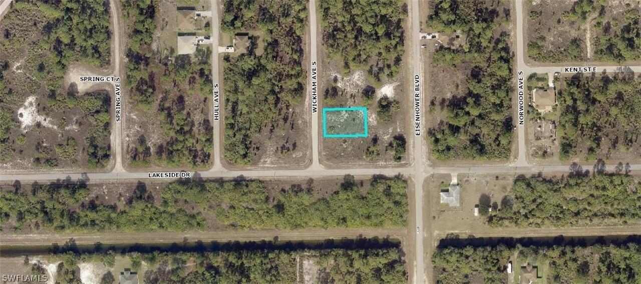 461 Wickham Ave., Lehigh Acres, FL 33974