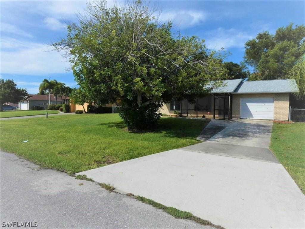 218 NE 10th Pl., Cape Coral, FL 33909