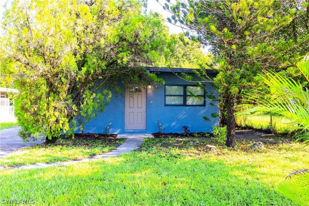 2933 Saint Charles St., Fort Myers, FL 33916