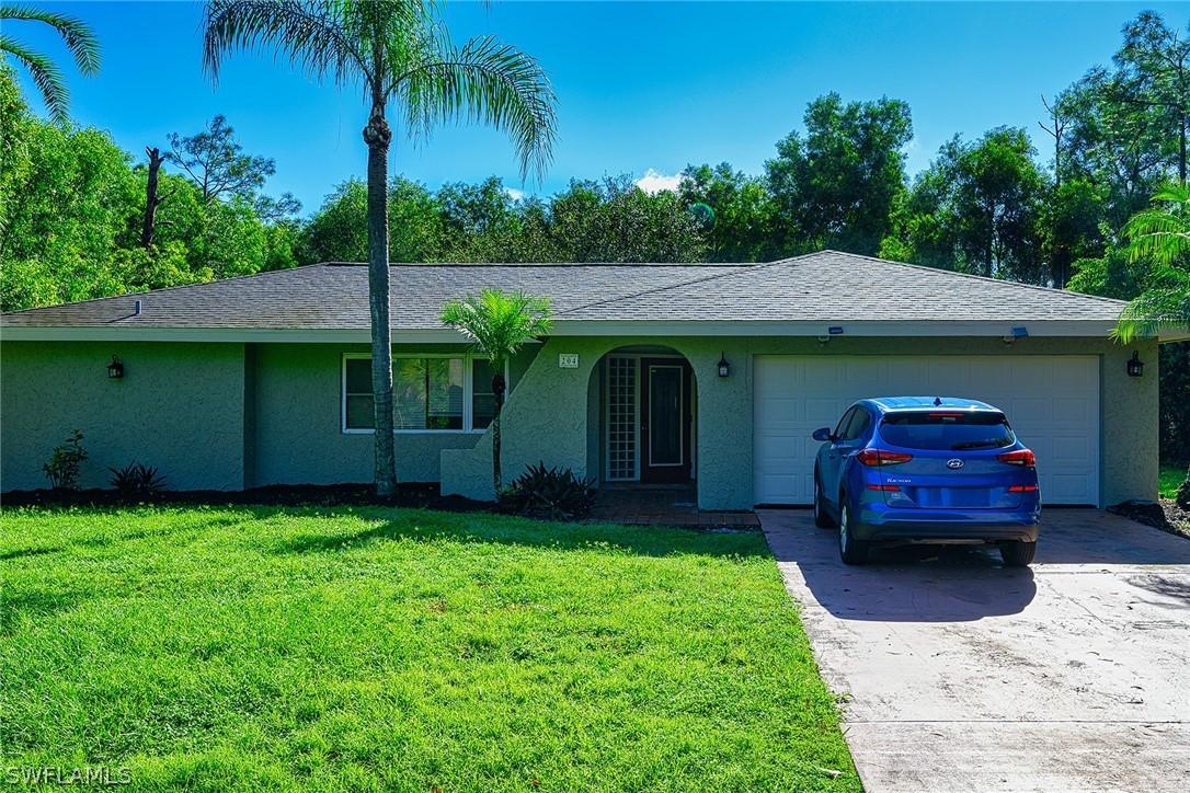 204 Monroe Ave., Lehigh Acres, FL 33936