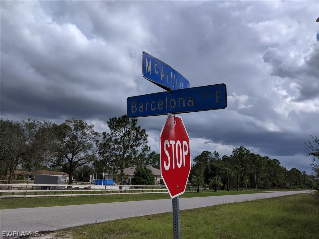 949 Barcelona St., Lehigh Acres, FL 33974