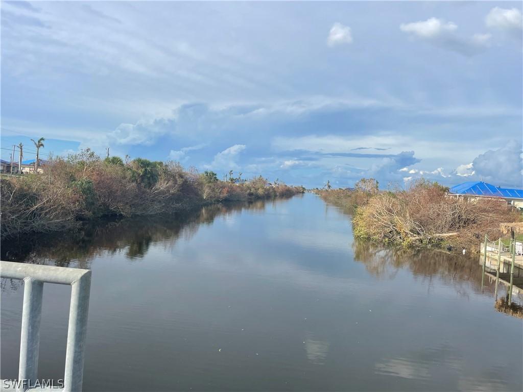 1007 NW 9th Pl., Cape Coral, FL 33993