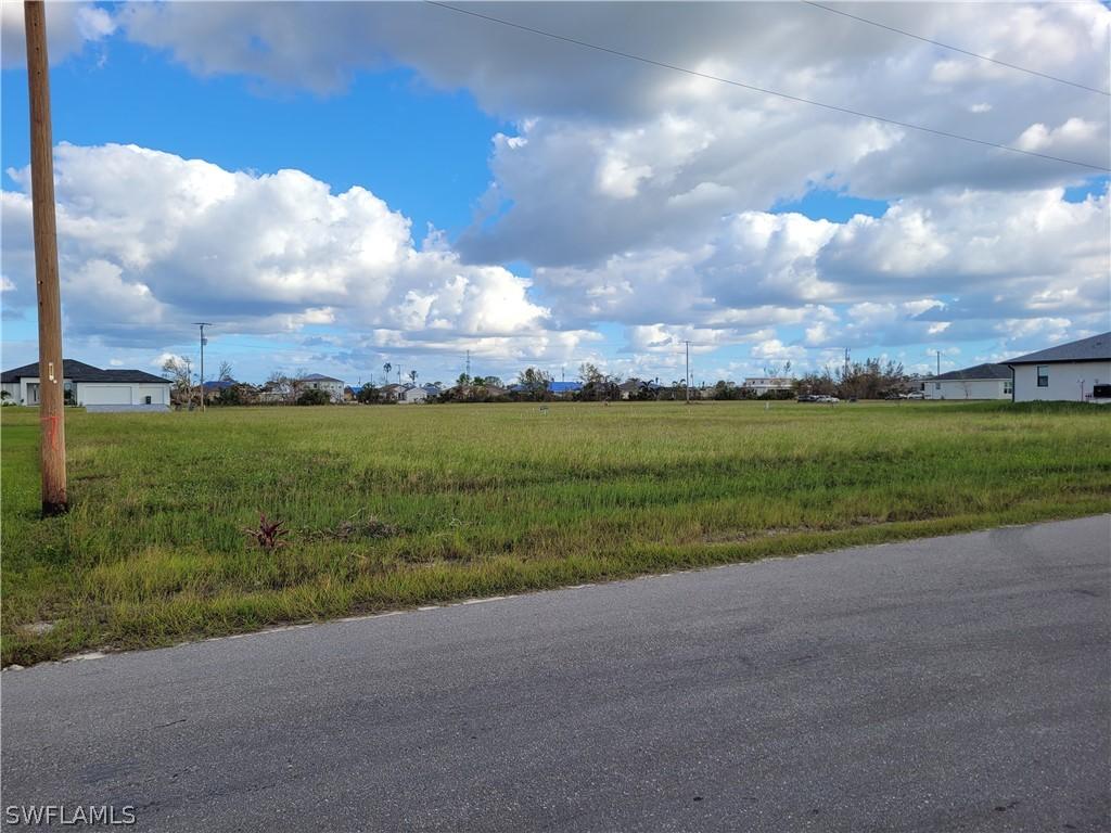 335 SW 31st Pl., Cape Coral, FL 33991