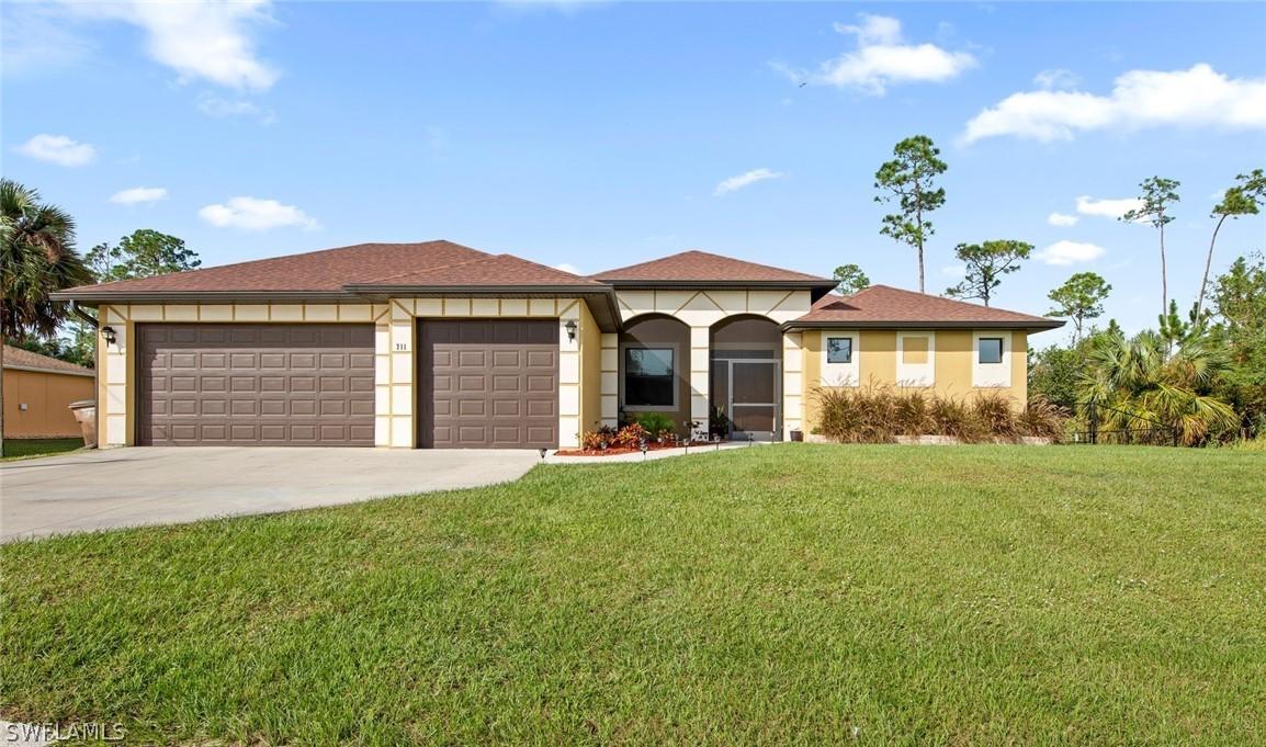 711 Henry Ave., Lehigh Acres, FL 33972