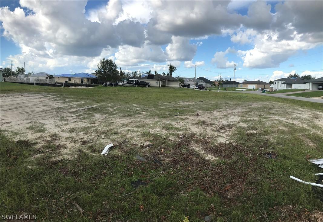 220 NW 14th Pl., Cape Coral, FL 33993