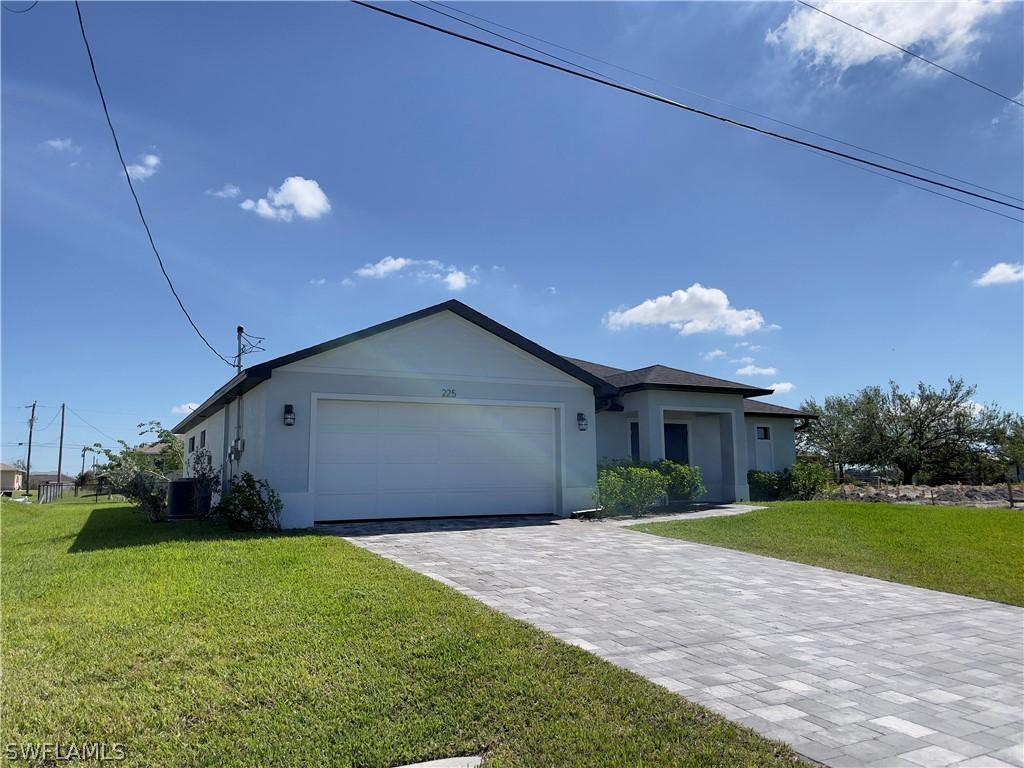 225 SW 14th Pl., Cape Coral, FL 33991