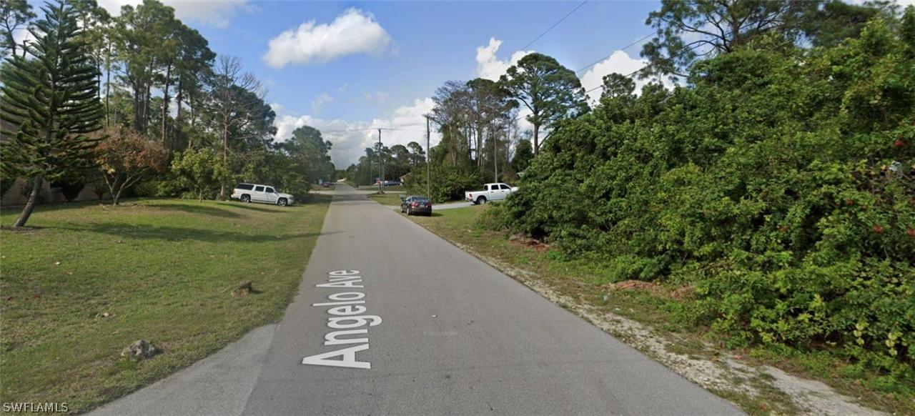 1028 Angelo Ave., Lehigh Acres, FL 33971