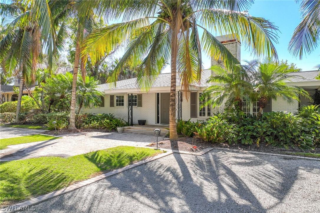 206 1st Ave., Naples, FL 34102