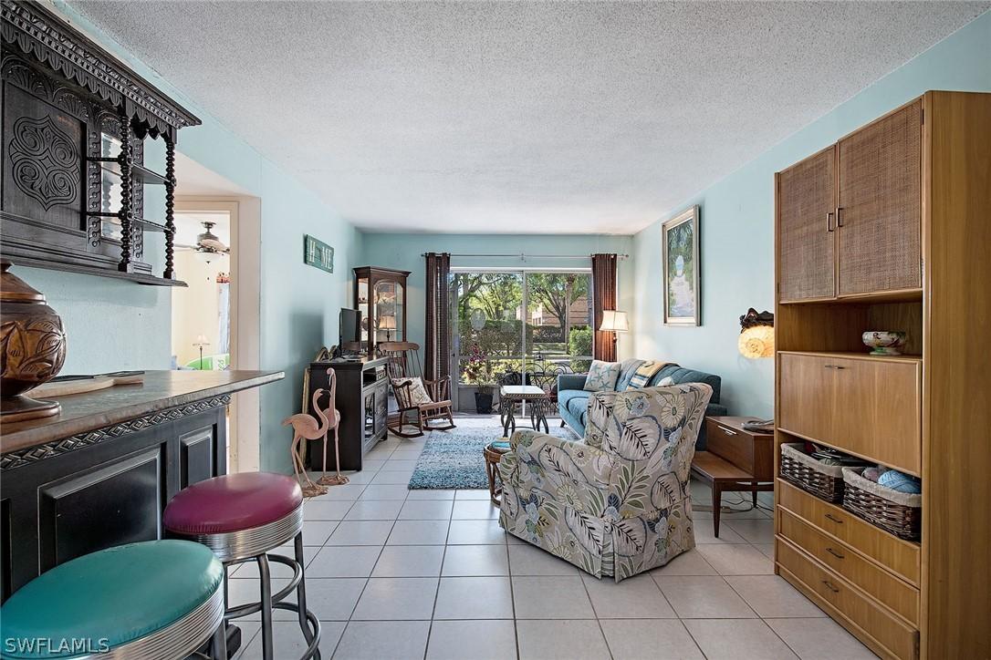 72 7th St. #112, Naples, FL 34102
