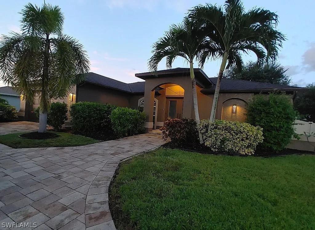 3005 SW 8th Pl., Cape Coral, FL 33914
