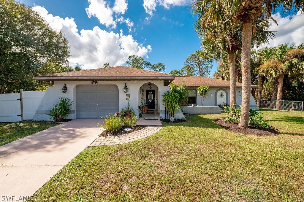 407 Jackson Ave., Lehigh Acres, FL 33972