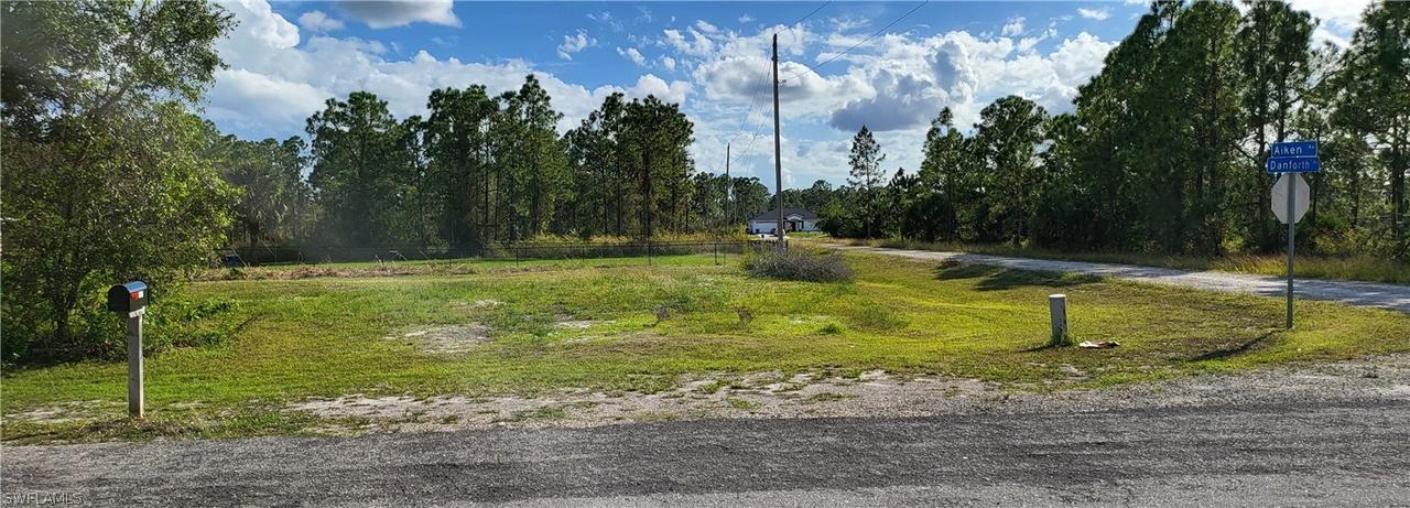 813 Aiken Ave., Lehigh Acres, FL 33974