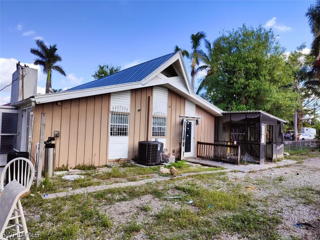320 Montgomery Ave., Fort Myers, FL 33905